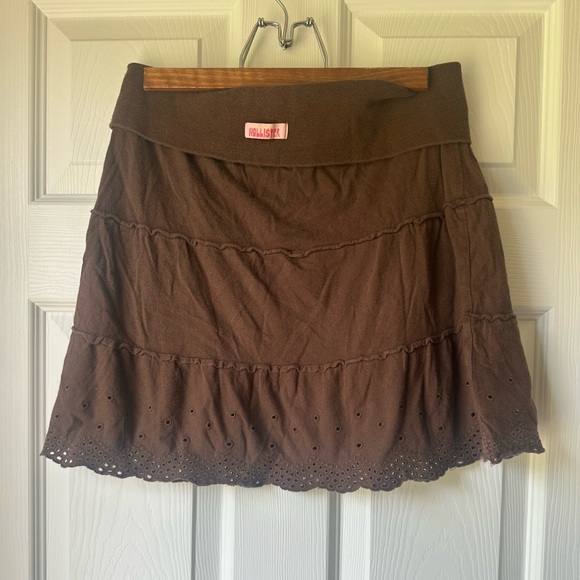 Vintage Hollister Brown Tiered A-Line Cotton Boho Mini Skirt with Eyelet Detail - Picture 2 of 7